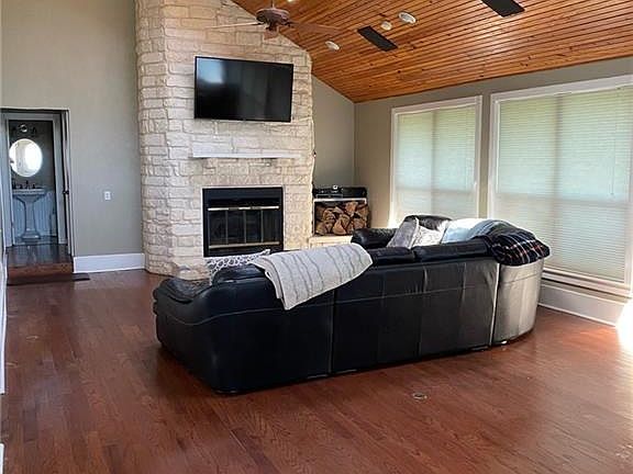 4th image of 2609 Clearwood Ct