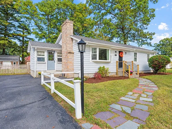 392 Mansfield Rd, North Attleboro, MA 02760