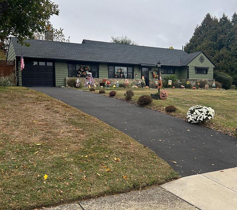 1st image of 833 Norfolk Rd