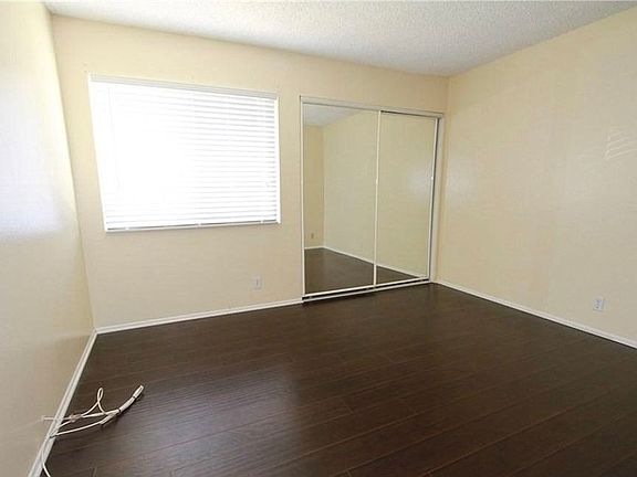 2nd bedroom - upstairs