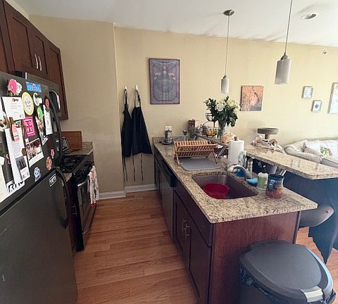 2nd image of 827 Corinthian Ave Unit 3