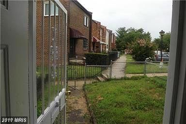 2nd image of 1329 Barnaby Ter SE
