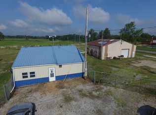 2297 County Road 2300 E, Clay City, IL 62824
