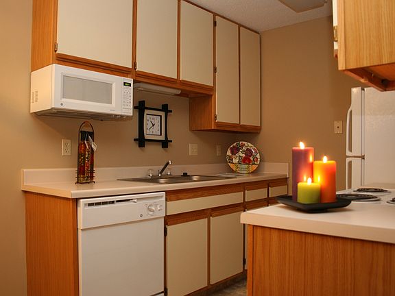 5th image of 3903 370 Plz APT 11