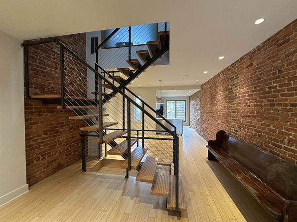 327 Elm St NW