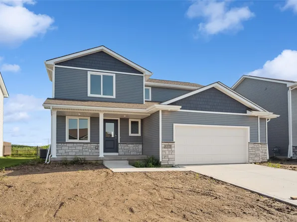 1375 Locust St, Waukee, IA 50263