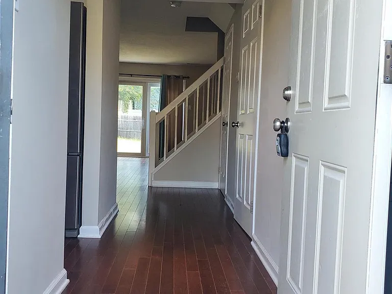 2205 Elberta Ln — Photo 12