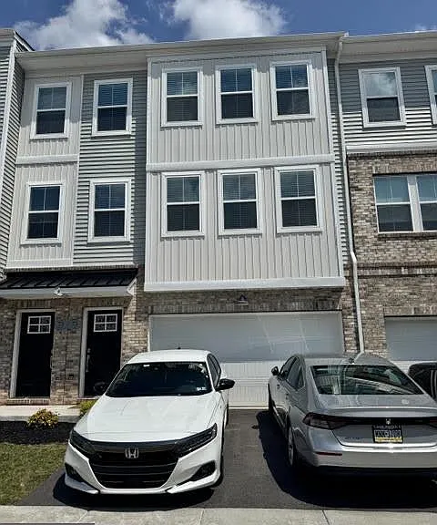 75 Continental Way — Photo 1