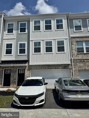 75 Continental Way Photo 1