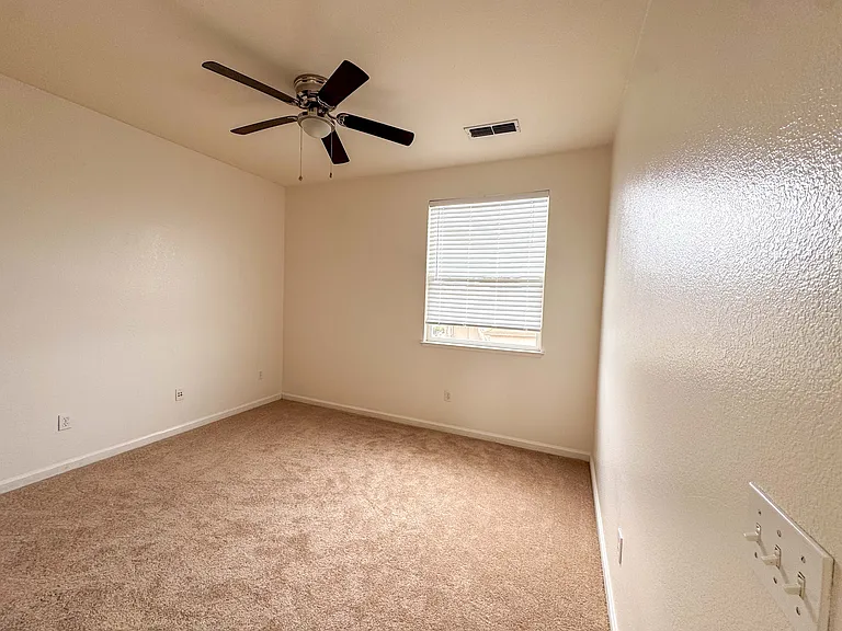 1806 Daniels St — Photo 13