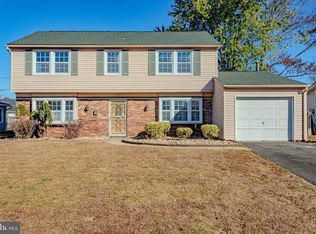19 Gabriel Ln, Willingboro, NJ 08046