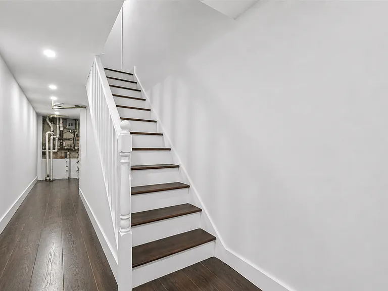 696 Cauldwell Ave #1 — Photo 16
