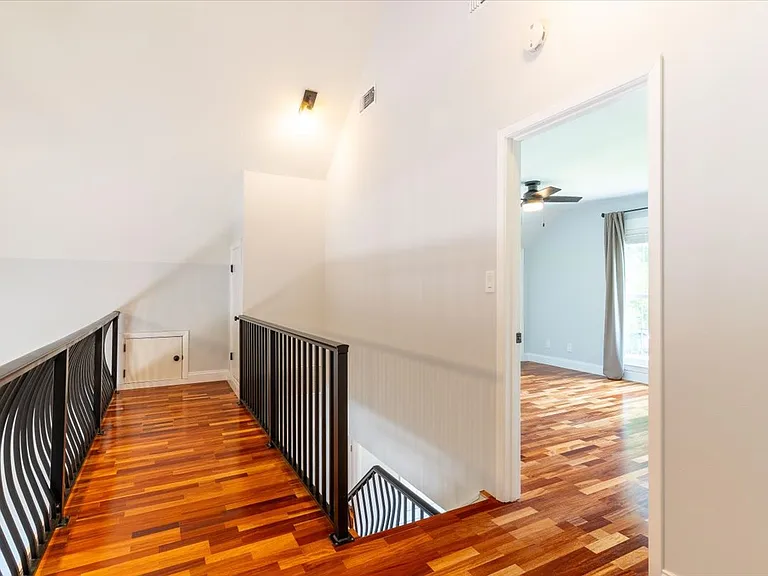 817 N Lakeside Dr — Photo 36