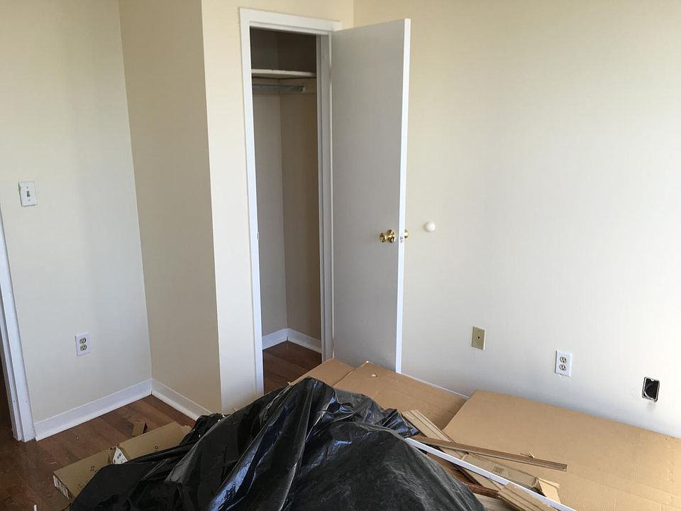 2nd image of 211 Woodward St APT 6