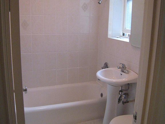 3rd image of 1855 Washington St APT 202
