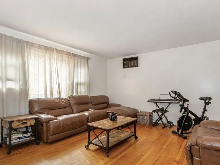 356-362 Boyden Ave #1 — Photo 8