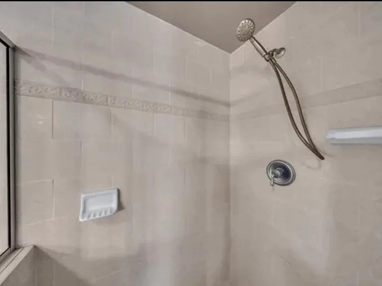 1390 Dutch Valley Pl NE — Photo 26