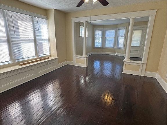 3rd image of 9928 Stoughton Ave