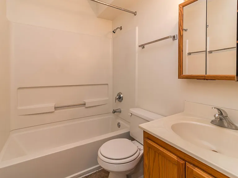 Brentwood Apartments: Two Bedroom Bathroom