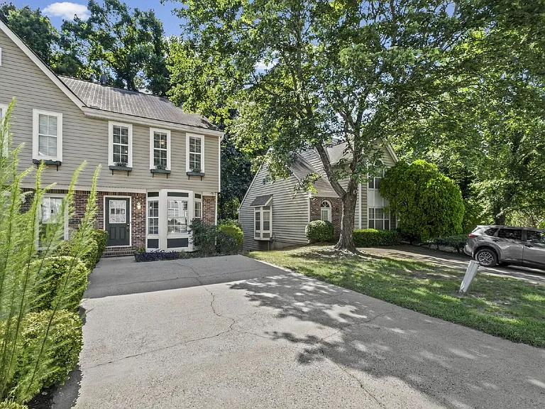 5180 Laurel Bridge Ct SE — Photo 3