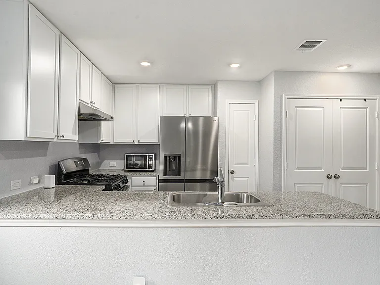 419 De Herrera — Photo 5