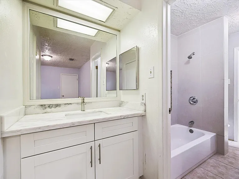 6407 S Briar Bayou Dr — Photo 10