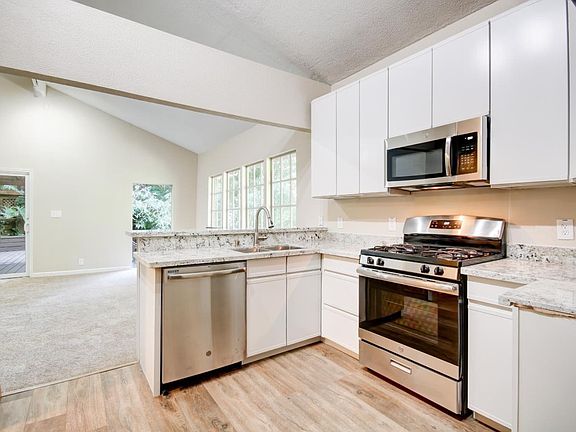 4th image of 350 Redwood Dr