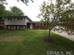5 Chamberlain Ct, Belleville, IL 62223