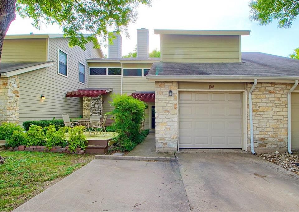 1st image of 512 Eberhart Ln APT 1305
