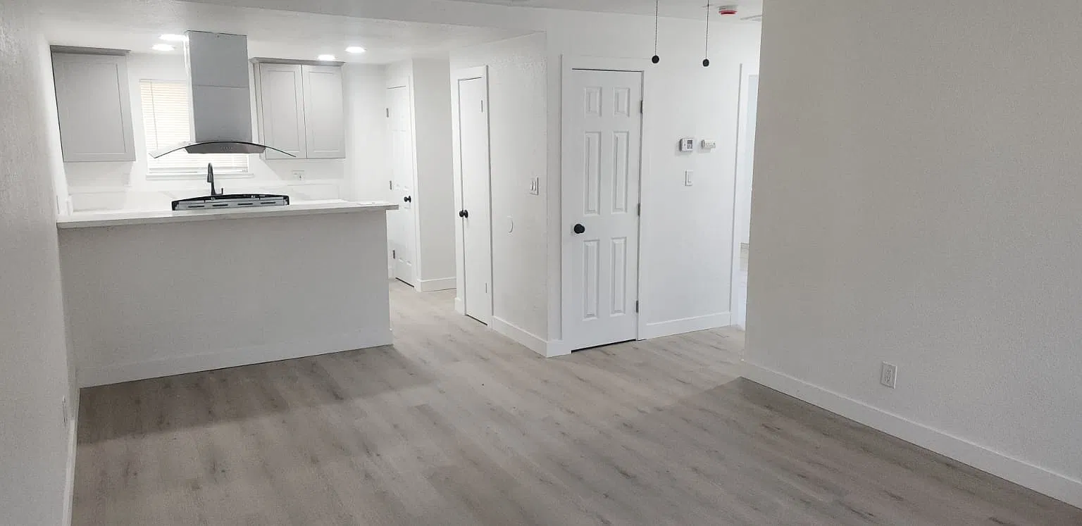 2 bed, 750 sqft, $1,570 — Photo 3