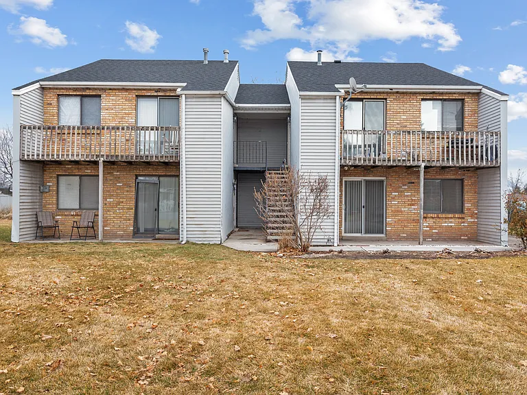 653 S 880 W #4 — Photo 1