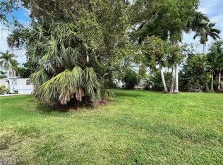 10458 Trotwood Ave, Saint James City, FL 33956