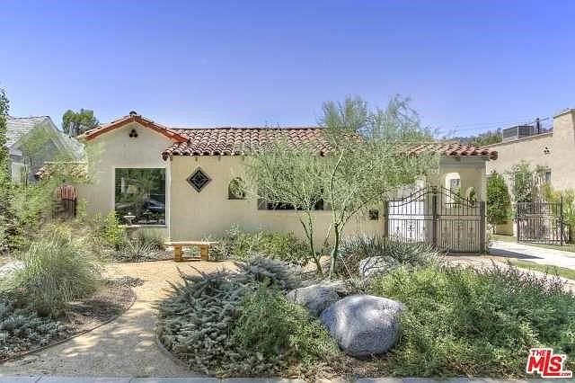 1st image of 3922 Glenfeliz Blvd
