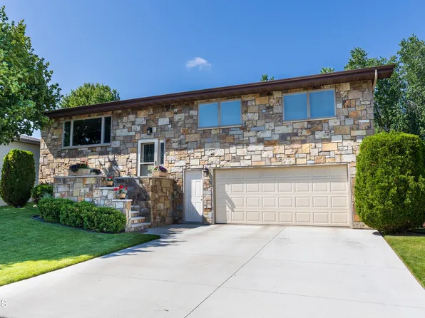 1012 W Owens Ave, Bismarck, ND 58501