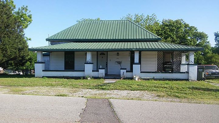 1st image of 811 E Evans Ave