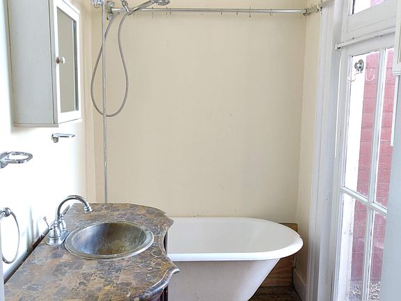4th image of 803 Elysian Fields Ave #A