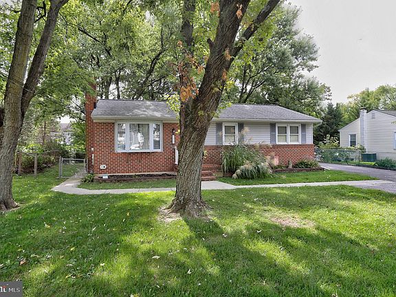 4th image of 117 Forestdale Ave