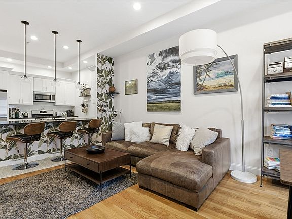 5th image of 299 Sumner St #1