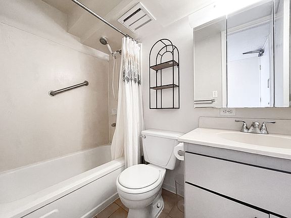 5th image of 445 Seaside Ave APT 3904