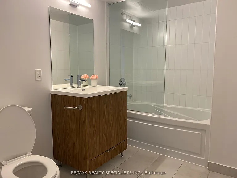 60 Shuter St #319 — Photo 9