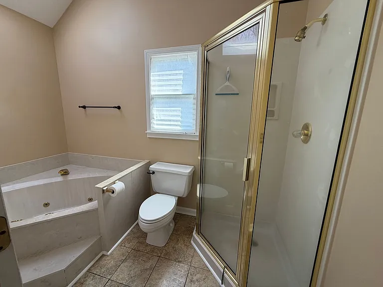 2076 Howlong Ave — Photo 25
