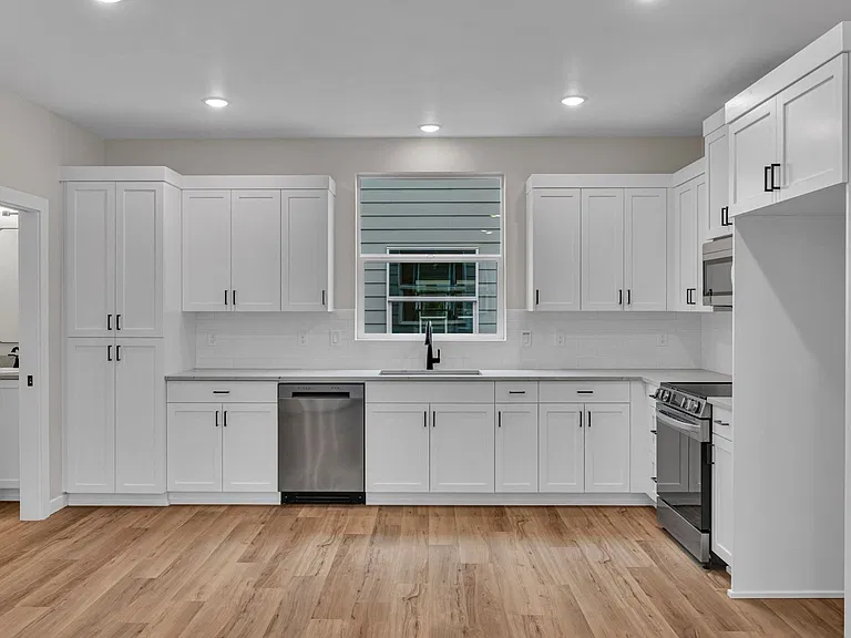 Brand New Newberg Homes- Up to 1 Month Free! — Photo 56