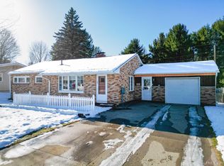 305 Lawrence Ave, Ishpeming, MI 49849