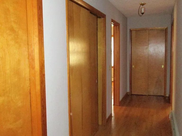 1220 Stafford Dr — Photo 4