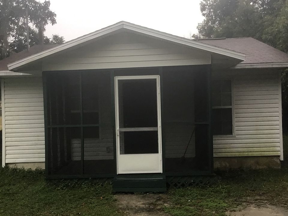 1st image of 850 NE Coldwater Ave