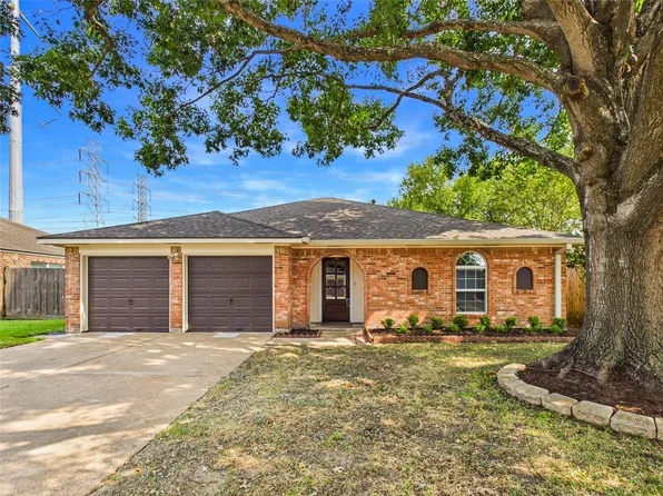 1817 Woodcrest Dr, Deer Park, TX 77536