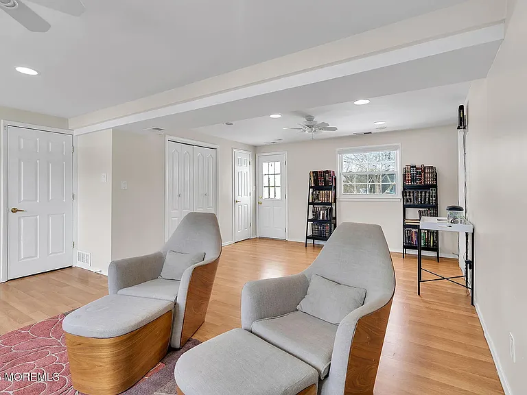 9 Chatham Dr — Photo 11