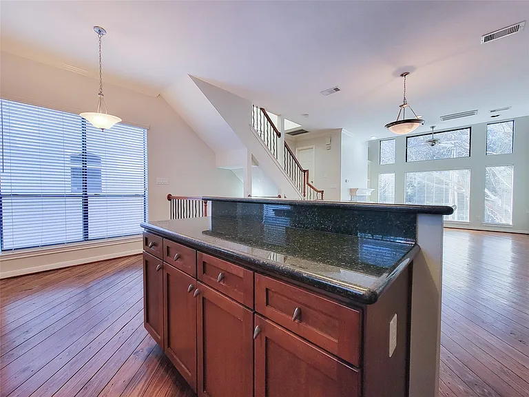 2717 La Branch St — Photo 15