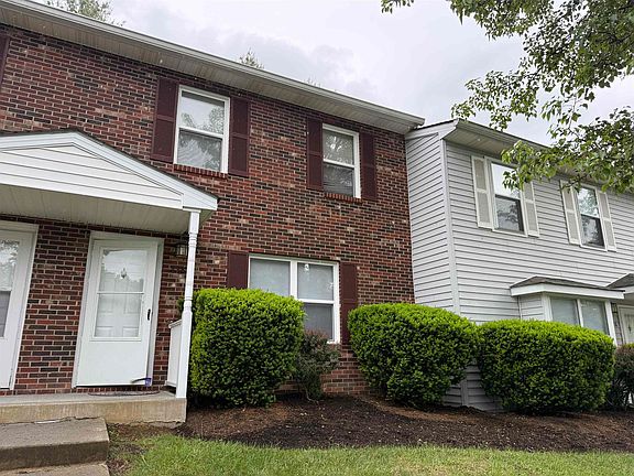3rd image of 228 Janie Ln