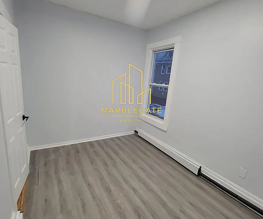1st image of 10 Rodwell Ave #22